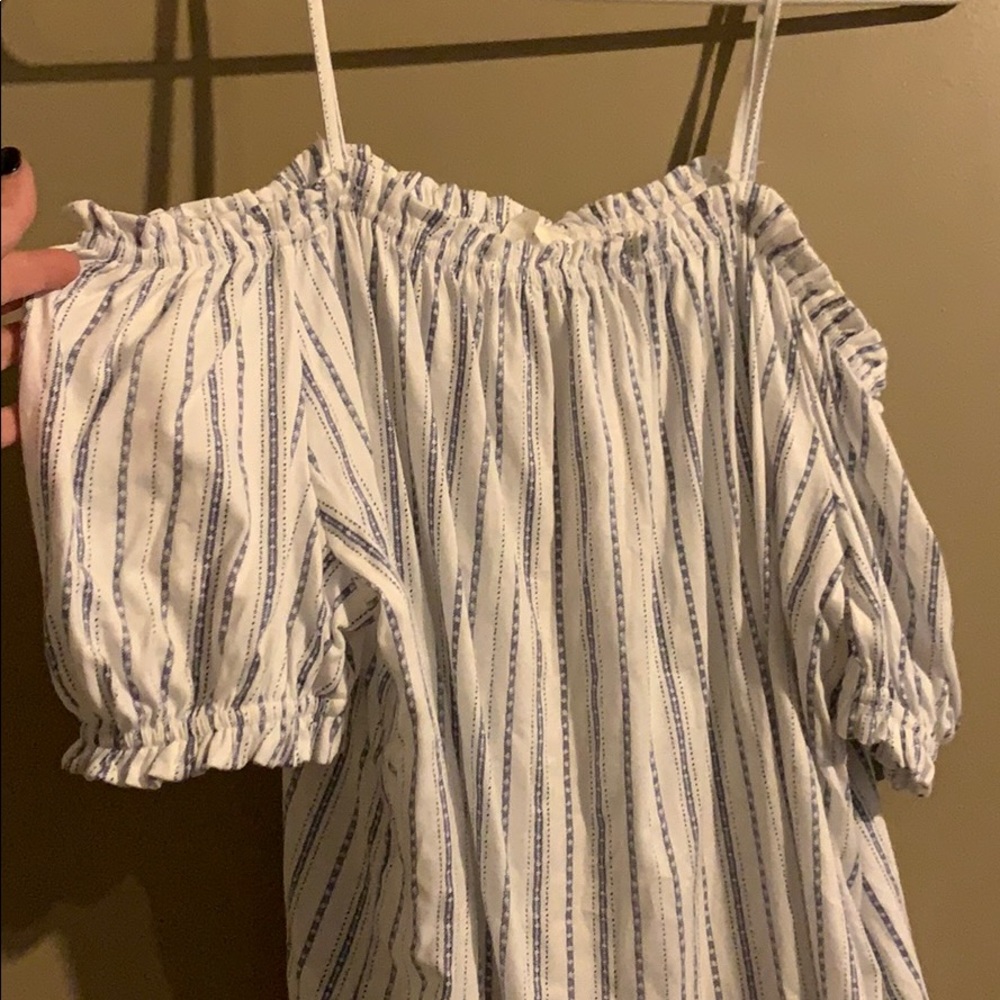 Tank top/off the shoulder blouse